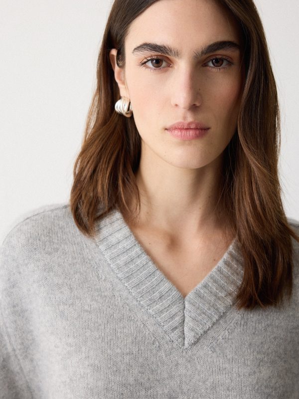 Wool Cashmere Blend V Neck Jumper | Grey